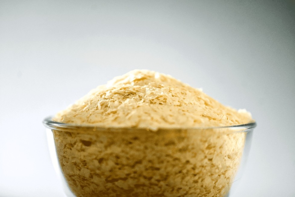  Image of a bowl filled with potato flakes.